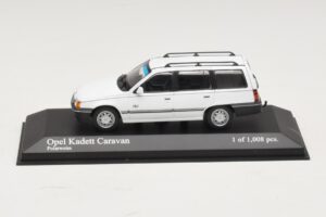 Opel Kadett E Caravan Biały Minichamps 1:43 400045911 Metal