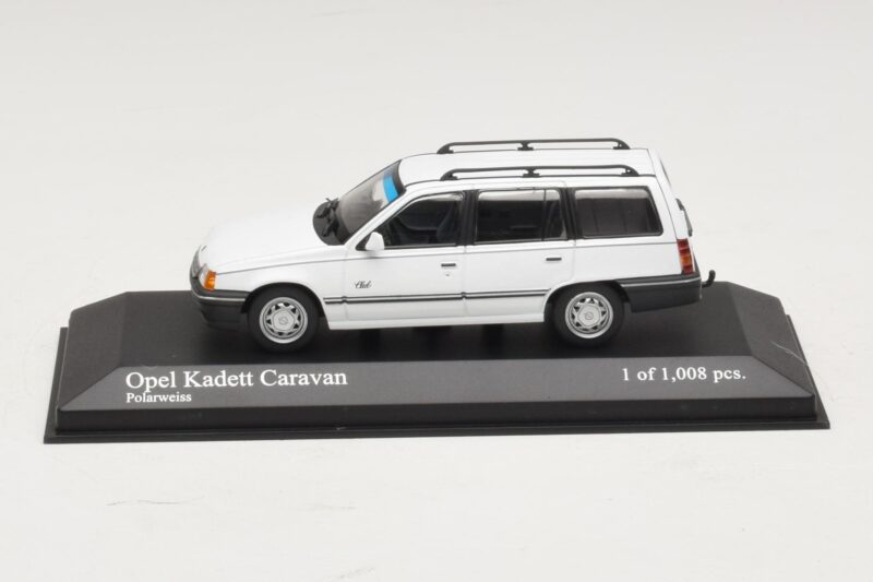 Opel Kadett E Caravan Biały Minichamps 1:43 400045911 Metal