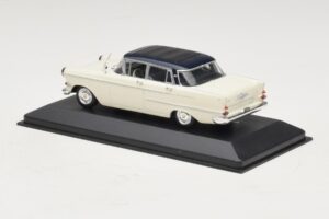 Opel Kapitan A Biały Minichamps 1:43 400048000 Metal — zdjęcie 3 z 4