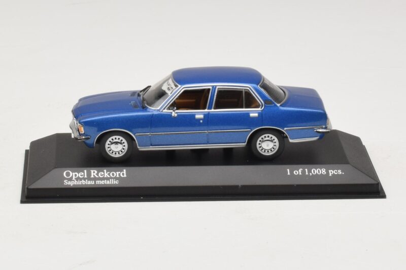 Opel Rekord D Niebieski Metalik Minichamps 1:43 Opel Rekord D Niebieski Metalik Minichamps 1:43 400044002 Metal