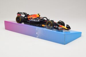 Oracle Red Bull Racing RB18 #11 S. Perez Miami GP 2022 Minichamps 1:18 113220511 Metal — zdjęcie 4 z 7