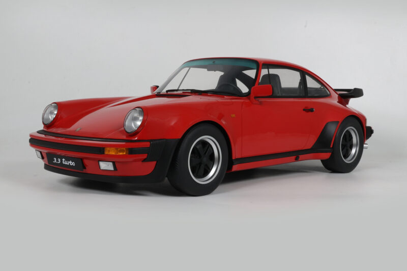 Porsche 911 930 Turbo 3.3 India Red GT Spirit 1:8 GTS802301 Żywica