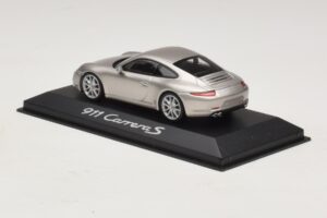 Porsche 911 991 Carrera S Srebrny Metalik Minichamps 1:43 WAP0200130C Metal — zdjęcie 3 z 4