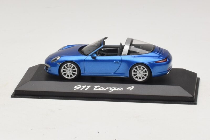 Porsche 911 991 Targa Niebieski Metalik Minichamps 1:43 Porsche 911 991 Targa Niebieski Metalik Minichamps 1:43 WAP0200350E Metal