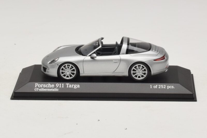 Porsche 911 991 Targa Srebrny Minichamps 1:43 Porsche 911 991 Targa Srebrny Minichamps 1:43 410062442 Metal