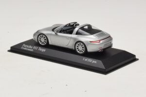 Porsche 911 991 Targa Srebrny Minichamps 1:43 410062442 Metal — zdjęcie 3 z 4