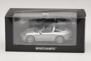 Porsche 911 991 Targa Srebrny Minichamps 1:43 410062442 Metal — zdjęcie 4 z 4