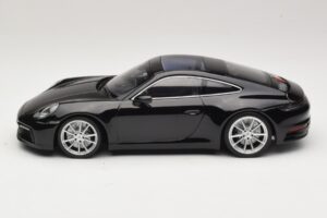 Porsche 911 992 Carrera 4S Czarny Minichamps 1:18 WAP0211120R992 Metal — zdjęcie 3 z 6
