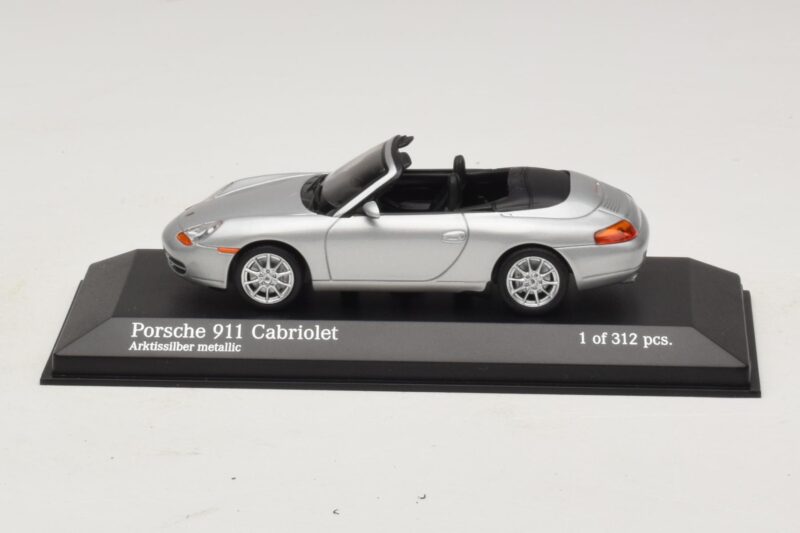 Porsche 911 996 Kabriolet Srebrny Metalik Minichamps 1:43 400061091 Metal