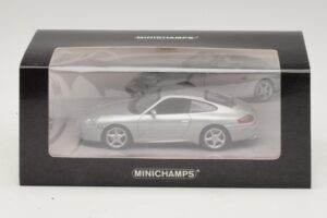 Porsche 911 996 Carrera 40. Rocznica Srebrny Minichamps 1:43 436061070 Metal — zdjęcie 4 z 5