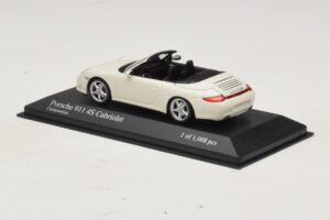 Porsche 911 997 Carrera 4S Kabriolet Biały Minichamps 1:43 400066431 Metal — zdjęcie 3 z 4