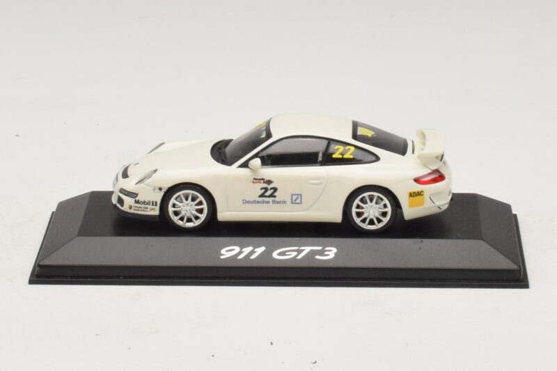 Porsche 911 997 GT3 #22 Biały Minichamps 1:43 Porsche 911 997 GT3 #22 Biały Minichamps 1:43 WAP020102016 Metal