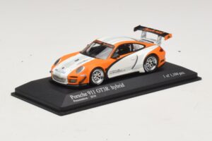 Porsche 911 997 GT3 R Hybrid Presentation 2010 Minichamps 1:43 410108900 Metal — zdjęcie 2 z 4
