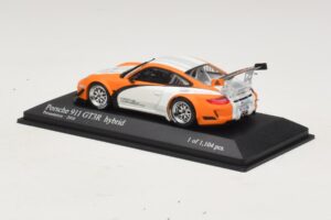 Porsche 911 997 GT3 R Hybrid Presentation 2010 Minichamps 1:43 410108900 Metal — zdjęcie 3 z 4