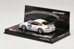 Porsche 911 997 GT3 RS #11 24 Hours Nurburgring 2010 Minichamps 1:43 437106711 Metal — zdjęcie 3 z 5