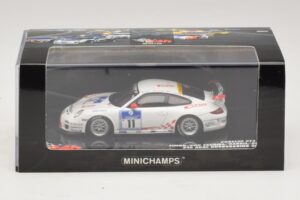 Porsche 911 997 GT3 RS #11 24 Hours Nurburgring 2010 Minichamps 1:43 437106711 Metal — zdjęcie 4 z 5