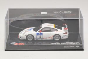 Porsche 911 997 GT3 RS #11 24 Hours Nurburgring 2010 Minichamps 1:43 437106711 Metal — zdjęcie 5 z 5