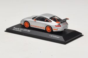 Porsche 911 997 GT3 RS Srebrny Minichamps 1:43 400066000 Metal — zdjęcie 3 z 4