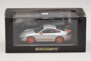 Porsche 911 997 GT3 RS Srebrny Minichamps 1:43 400066000 Metal — zdjęcie 4 z 4
