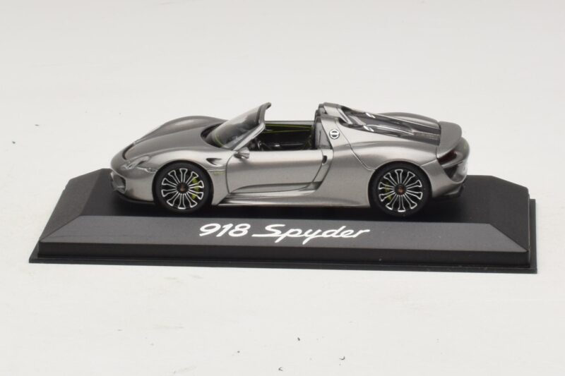 Porsche 918 Spyder Szary Metalik Minichamps 1:43 Porsche 918 Spyder Szary Metalik Minichamps 1:43 WAP0201000E Metal