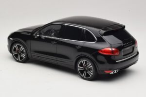 Porsche Cayenne Turbo S 92A Czarny Metalik Minichamps 1:18 110062100 Metal — zdjęcie 7 z 8