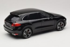 Porsche Cayenne Turbo S 92A Czarny Metalik Minichamps 1:18 110062100 Metal — zdjęcie 3 z 8