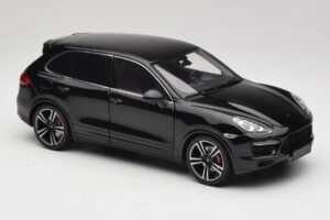 Porsche Cayenne Turbo S 92A Czarny Metalik Minichamps 1:18 110062100 Metal — zdjęcie 6 z 8