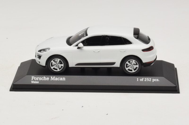 Porsche Macan 95B Biały Minichamps 1:43 Porsche Macan 95B Biały Minichamps 1:43 410062601 Metal
