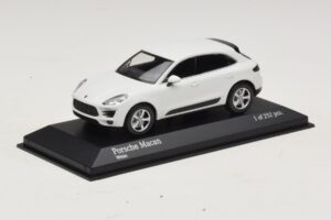 Porsche Macan 95B Biały Minichamps 1:43 410062601 Metal — zdjęcie 2 z 4