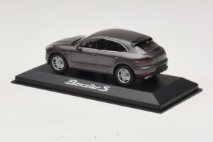 Porsche Macan S Diesel 95B Bronzowy Metalik Minichamps 1:43 WAP0201510E Metal — zdjęcie 3 z 4
