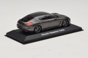 Porsche Panamera 970 Turbo Szary Metalik Maxichamps 1:43 940062371 Metal — zdjęcie 2 z 4
