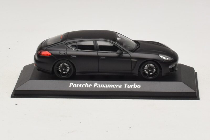 Porsche Panamera 970 Turbo Czarny Matowy Maxichamps 1:43 Porsche Panamera 970 Turbo Czarny Matowy Maxichamps 1:43 940062370 Metal