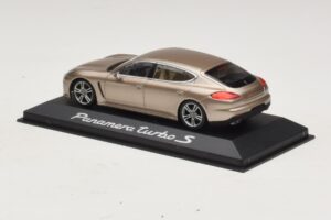 Porsche Panamera 970 Turbo S Bronzowy Metalik Minichamps 1:43 WAP0200600E Metal — zdjęcie 3 z 4