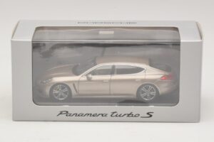 Porsche Panamera 970 Turbo S Bronzowy Metalik Minichamps 1:43 WAP0200600E Metal — zdjęcie 4 z 4