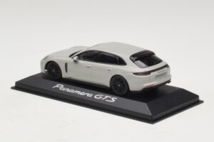 Porsche Panamera GTS 971 Chalk Grey Minichamps 1:43 WAP0207640J Metal — zdjęcie 3 z 4