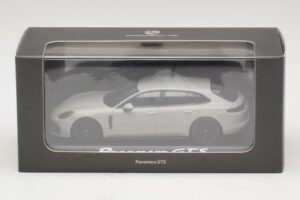 Porsche Panamera GTS 971 Chalk Grey Minichamps 1:43 WAP0207640J Metal — zdjęcie 4 z 4