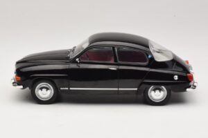 Saab 96 V4 Czarny MCG 1:18 MCG18063 Metal — zdjęcie 3 z 6