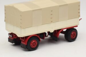 Przyczepa Ciężarowa Plandeka Biały Czerwony Minichamps 1:43 439159096 Metal — zdjęcie 2 z 6