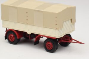 Przyczepa Ciężarowa Plandeka Biały Czerwony Minichamps 1:43 439159096 Metal — zdjęcie 4 z 6