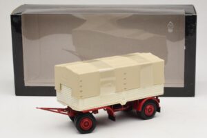 Przyczepa Ciężarowa Plandeka Biały Czerwony Minichamps 1:43 439159096 Metal — zdjęcie 6 z 6