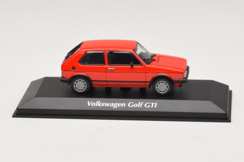 Volkswagen Golf GTI Mk1 Czerwony Maxichamps 1:43 Volkswagen Golf GTI Mk1 Czerwony Maxichamps 1:43 940055170 Metal