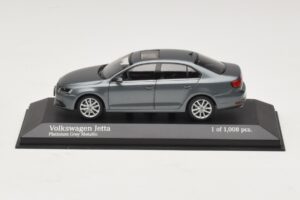 Volkswagen Jetta Mk6 Grey Metallic Minichamps 1:43 400059000 Metal