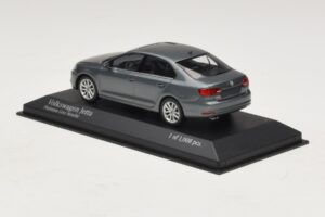 Volkswagen Jetta Mk6 Grey Metallic Minichamps 1:43 400059000 Metal — zdjęcie 3 z 4
