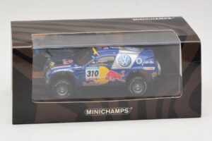 Volkswagen Race Touareg Red Bull #310 J. Kleinschmidt / F. Pons Dakar Rally 2005 Minichamps 1:43 436055310 Metal — zdjęcie 5 z 5