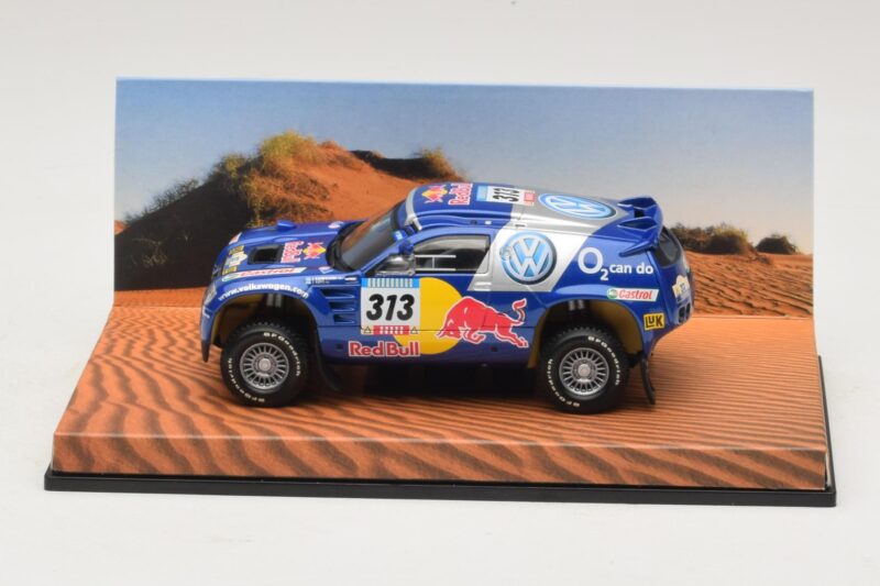 Volkswagen Race Touareg Red Bull #313 Edycja Dealerska 2005 Minichamps 1:43 7LO099400PD313 Metal