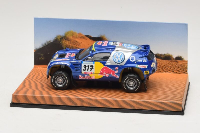 Volkswagen Race Touareg Red Bull #317 Edycja Dealerska 2005 Minichamps 1:43 Volkswagen Race Touareg Red Bull #317 Edycja Dealerska 2005 Minichamps 1:43 7LO099400PD317 Metal