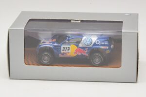 Volkswagen Race Touareg Red Bull #317 Edycja Dealerska 2005 Minichamps 1:43 7LO099400PD317 Metal — zdjęcie 5 z 5