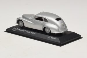Alfa Romeo 6C 2500 Freccia d'Oro Srebrny Minichamps 1:43 400120480 Metal — zdjęcie 3 z 5