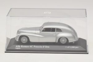 Alfa Romeo 6C 2500 Freccia d'Oro Srebrny Minichamps 1:43 400120480 Metal — zdjęcie 4 z 5