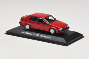 Alfa Romeo 75 V6 3.0 America Czerwony Maxichamps 1:43 940120461 Metal — zdjęcie 3 z 5